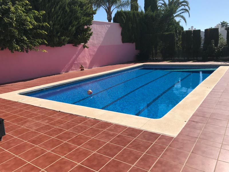 piscina sin cubierta piscina sin cubierta