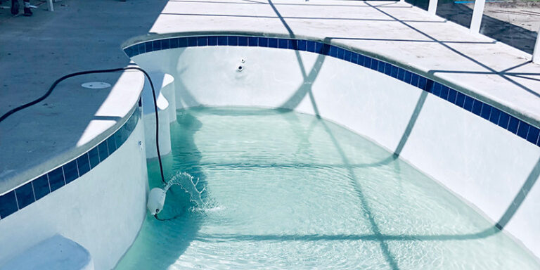 Cuanto Tarda En Llenarse Una Piscina De 4000 Litros cubriland.com